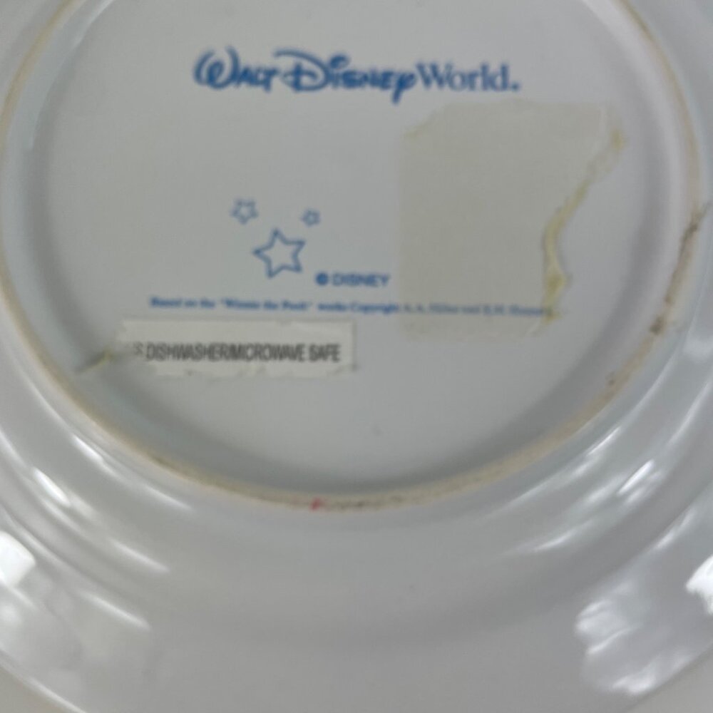 Walt Disney World Winnie The Pooh & Friends Winter Themed 8" Multicolor Plate - Picture 5 of 7